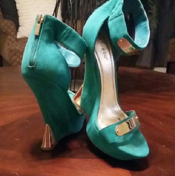 Shoes - Picture 2 of 2