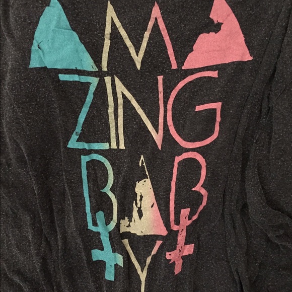 Brandy Melville Amazing Graphic Tshirt Only - Picture 3 of 3