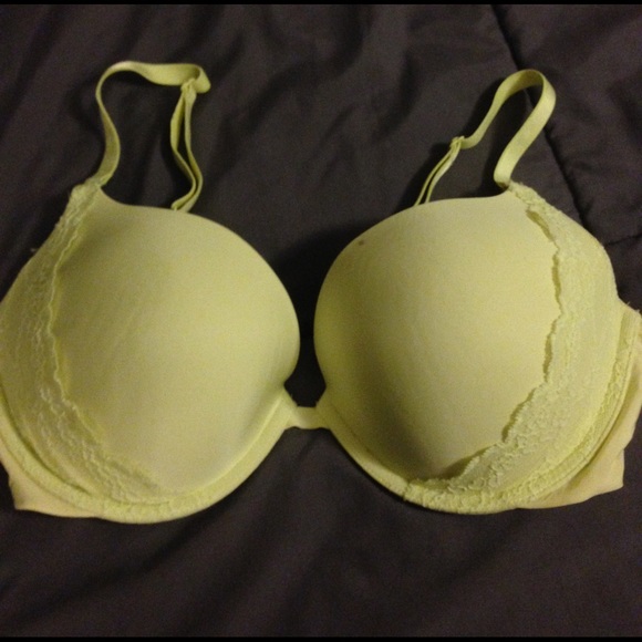 PINK Victoria's Secret push-up bra with lace