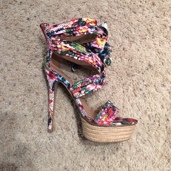 Pumps - Picture 2 of 3