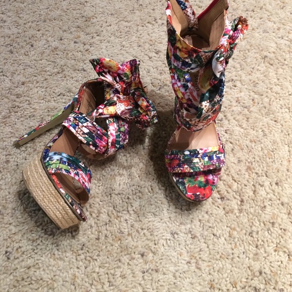 Pumps - Picture 3 of 3