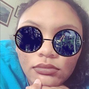 Meet your Posher, Britni