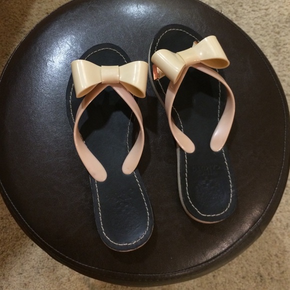 Flip flops - Picture 2 of 3