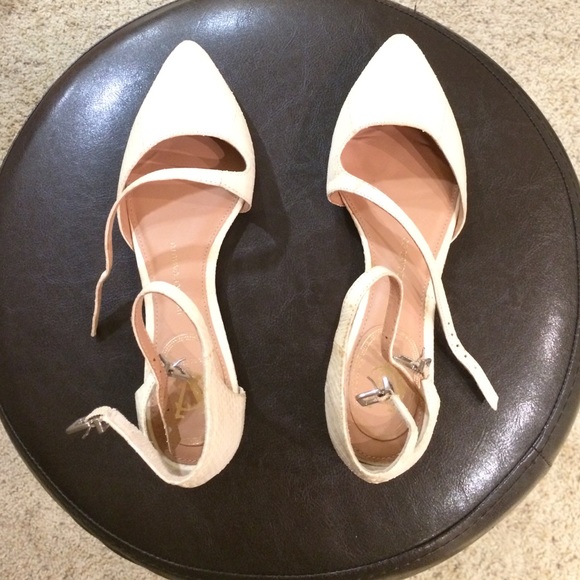 Genuine leather flats