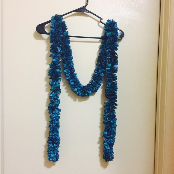 Sparkly Blue Ruffled Scarf - Picture 2 of 3