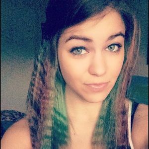 Meet your Posher, Danielle