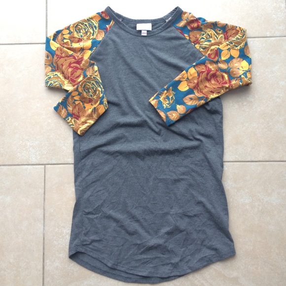 LuLaRoe Tops - LuLaRoe Randy