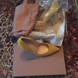 Gianvito camoscio pumps