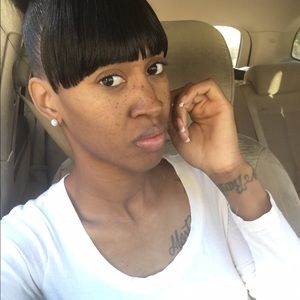 Meet your Posher, Nakia