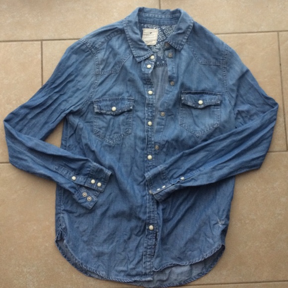 American Eagle Outfitters Tops - AEO Solid Western Boyfriend Shirt
