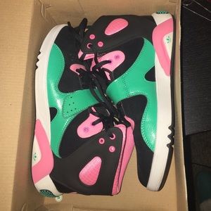 Roundhouse Adidas