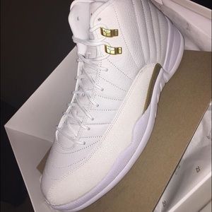 Meet your Posher, Sneaker