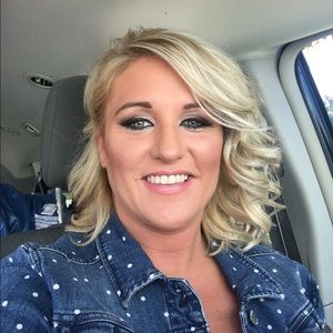 Meet your Posher, Julie