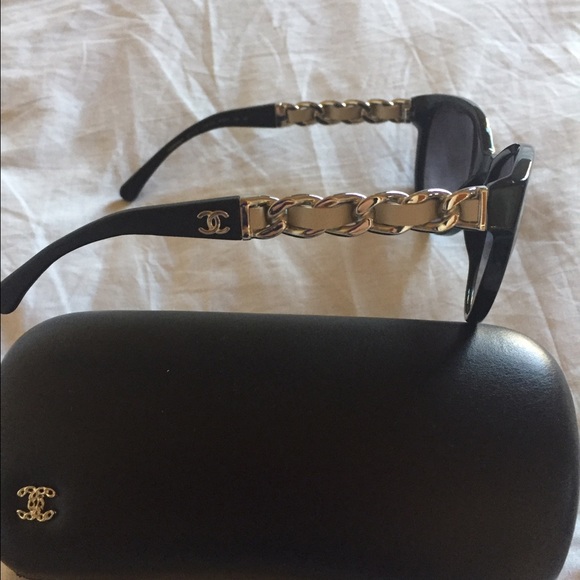Authentic chanel black butterfly chain sunglasses main image 4