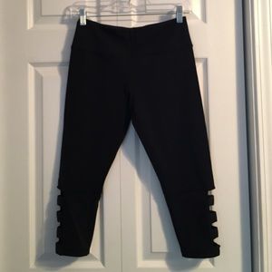 Glyder Black Ninja Capris w/Side Cut-Outs Size S