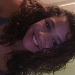 Meet your Posher, Alexsa
