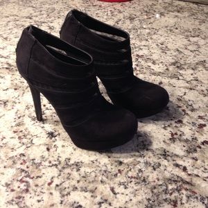 Jessica Simpson booties!