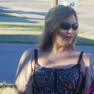 Meet your Posher, Holly