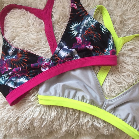 Reversible Roxy Sports Bra - Picture 3 of 3