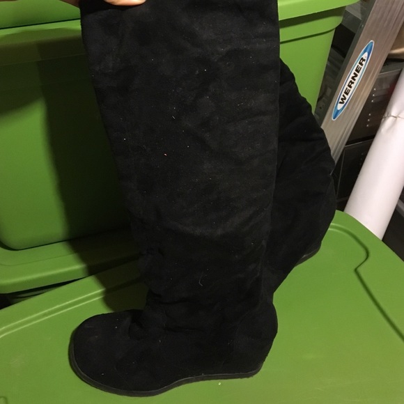 Wedge boot