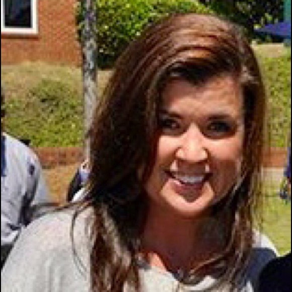 Meet your Posher, Jennifer - Picture 1 of 1