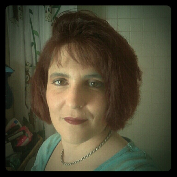 Meet your Posher, Tracy - Picture 1 of 1