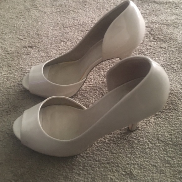 Nude patent leather peep toe shoe - Picture 4 of 6