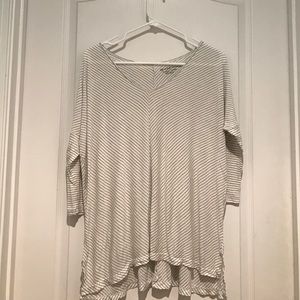 Beyond yoga flowy top gray stripes xs