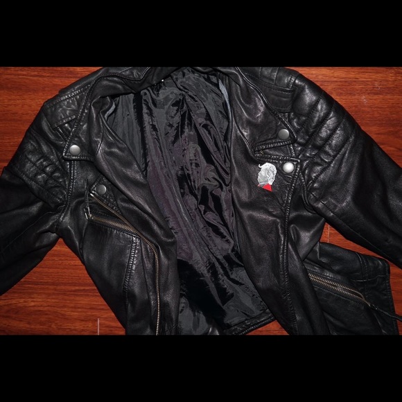 1 Left! Donald Trump Pin πππ - Picture 3 of 4