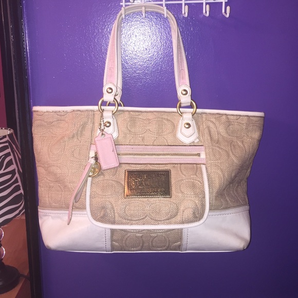 Coach Handbags - Authentic Coach purse💕