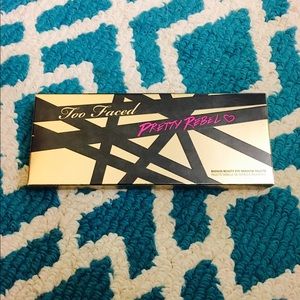 LIMITED EDITON Urban Decay Pretty Rebel palette