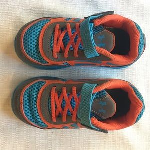Toddler UnderArmour Elastic/Velcro Sneakers sz. 9