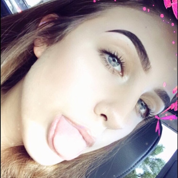 Meet your Posher, Maci