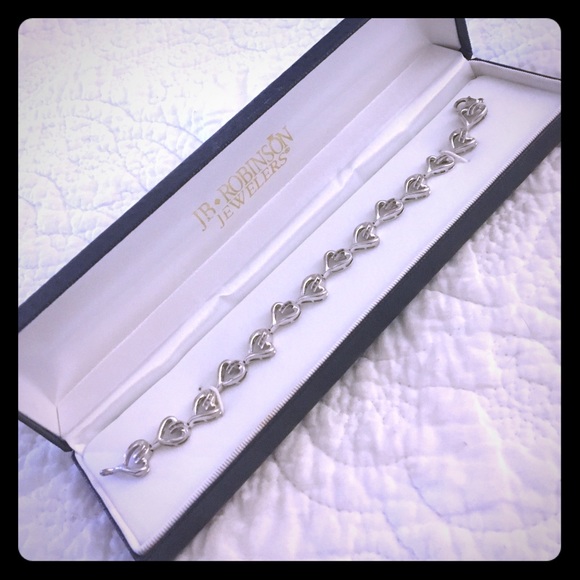 Sterling silver and diamond heart bracelet - Picture 1 of 2