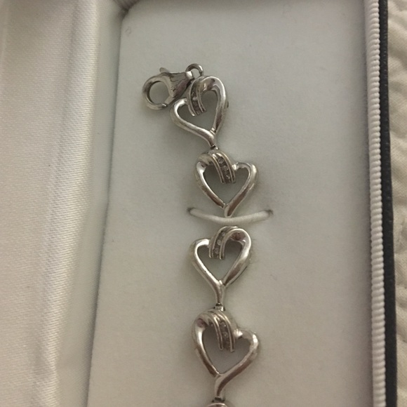 Sterling silver and diamond heart bracelet - Picture 2 of 2