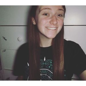 Meet your Posher, Caitlin