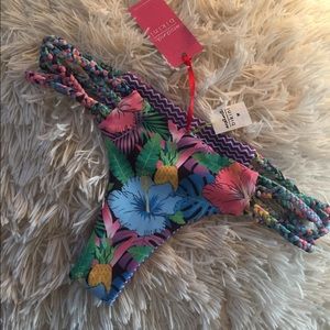 ‼️SOLD ‼️Moana 'Heated Tropics' reversible bottoms