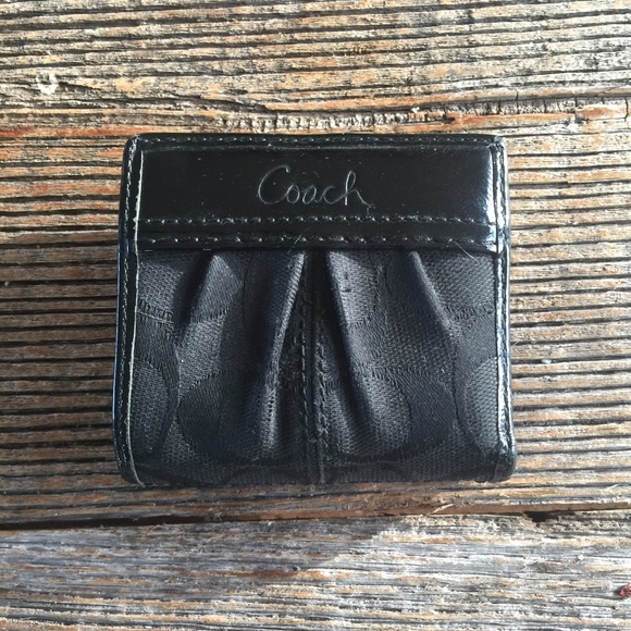 Adorable Coach Wallet!