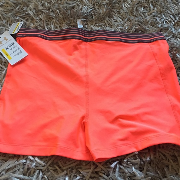 Under Armour heat gear shorty 3" shorts - Picture 3 of 3