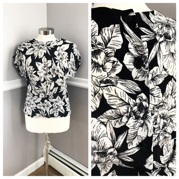 Vintage Black & White Floral Short Sleeve Top