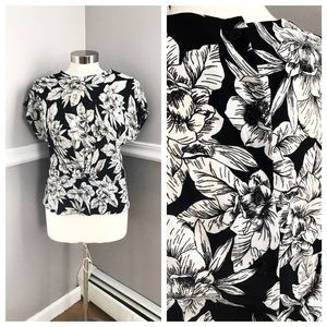Vintage Black & White Floral Short Sleeve Top