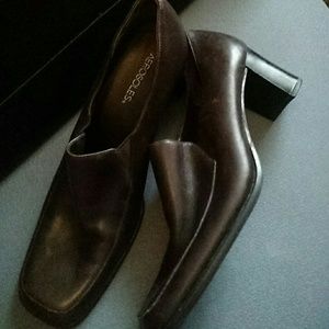 Aerosoles Brown leather ladies dress career shoe