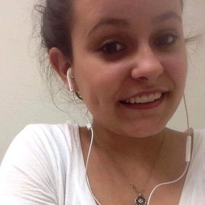 Meet your Posher, Alyssa
