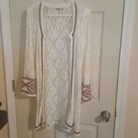 Gimmicks  Other - Gimmicks lace over piece.