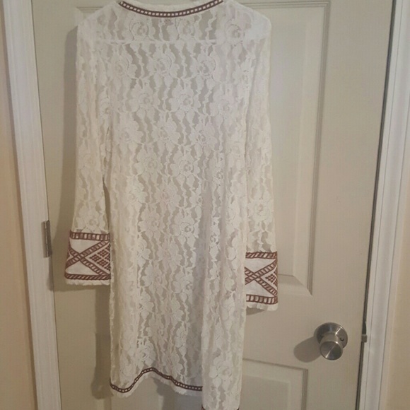 Gimmicks lace over piece. - Picture 2 of 3