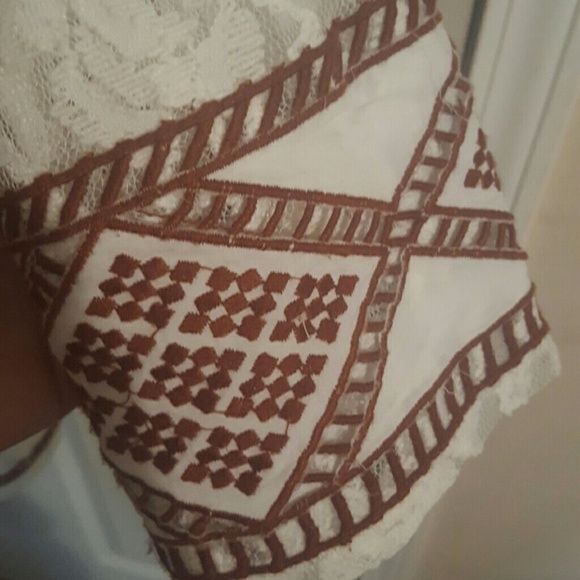 Gimmicks lace over piece. - Picture 3 of 3