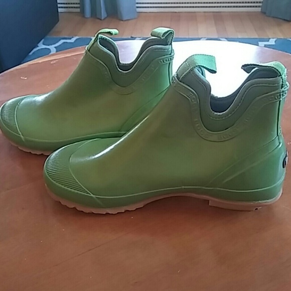 Rain boots