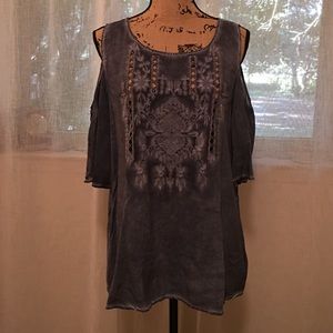 Cute boutique blouse with peekaboo shoulder sleeve