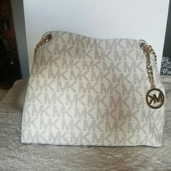 MICHAEL KORS MATCHING OFF WHITE PURSE, NEW