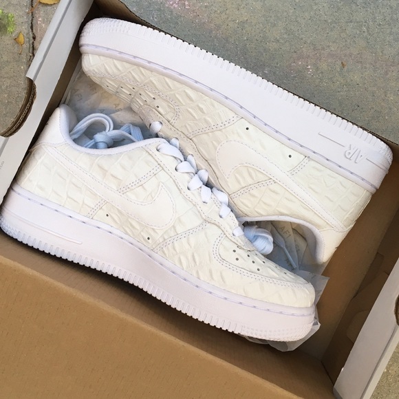 SALE ‼️ NWB 🎁 LAST PAIR NIKE Air Force 1 PREMIUM - Picture 2 of 4
